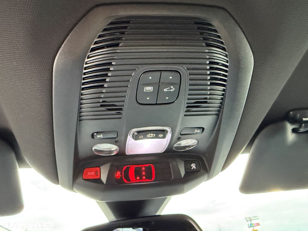 Peugeot 3008 1.2 PureTech Turbo S&S EAT6 GT-Line - 25