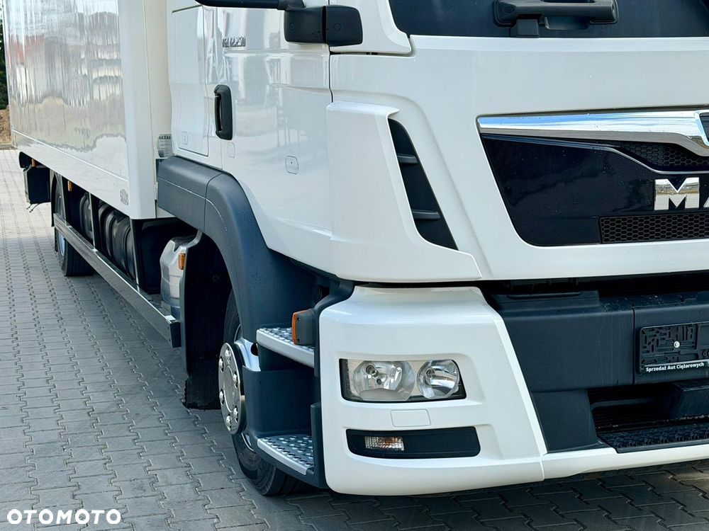 MAN TGL 12.250 / KONTENER / WINDA / 310 TYŚ KM / EURO 6 / SYPIALKA / 5 232 KG ŁADOWNOŚCI / 2018 ROK - 17
