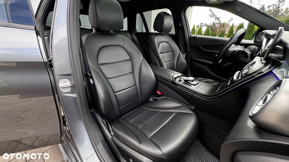 Mercedes-Benz Klasa C 300 9G-TRONIC AMG Line - 17