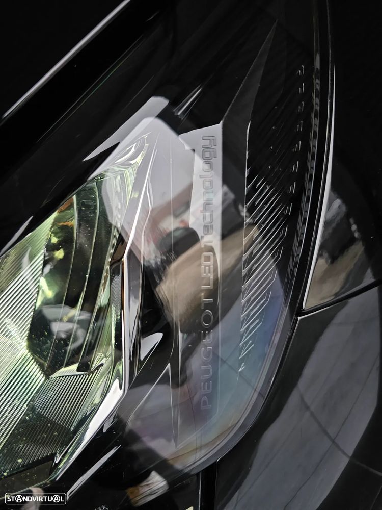 Peugeot e-208 Allure - 23