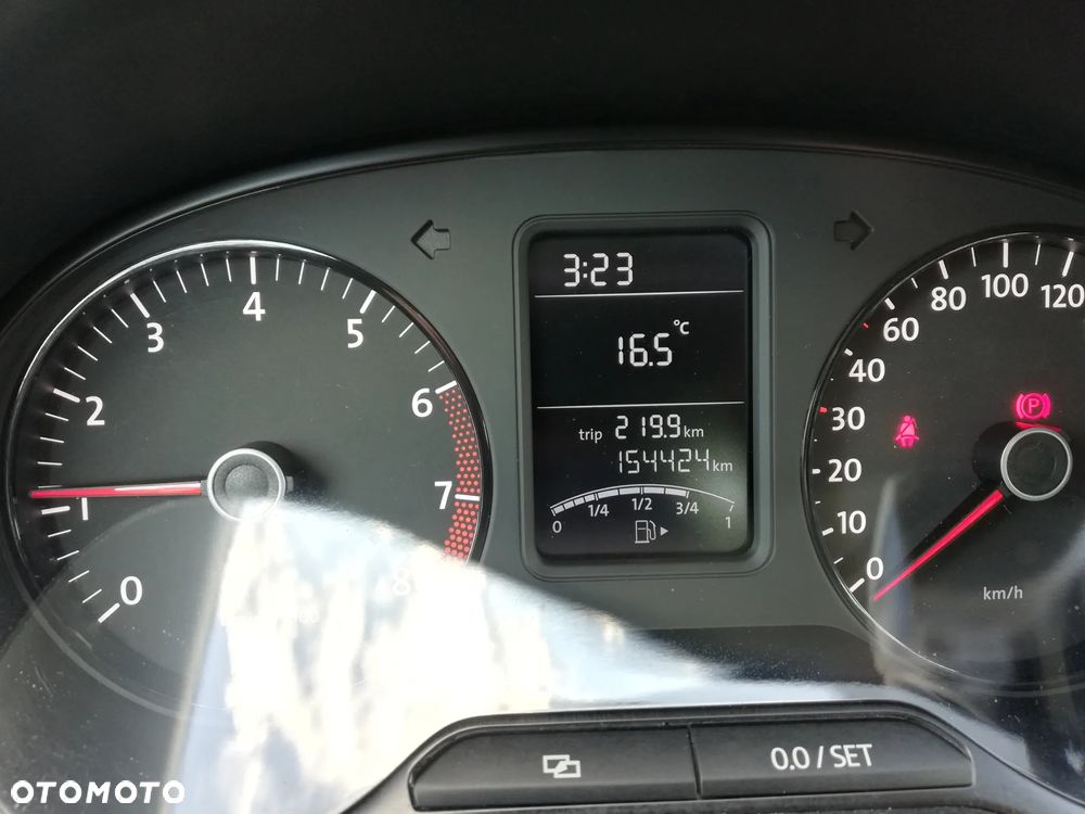 Volkswagen Polo 1.2 TSI MATCH - 30