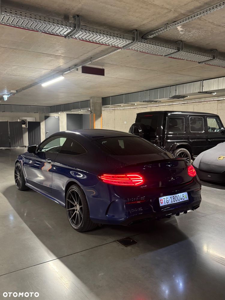 Mercedes-Benz Klasa C 200 4Matic 9G-TRONIC AMG Line - 2