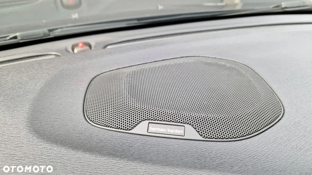 Volvo V40 T3 Geartronic RDesign - 34