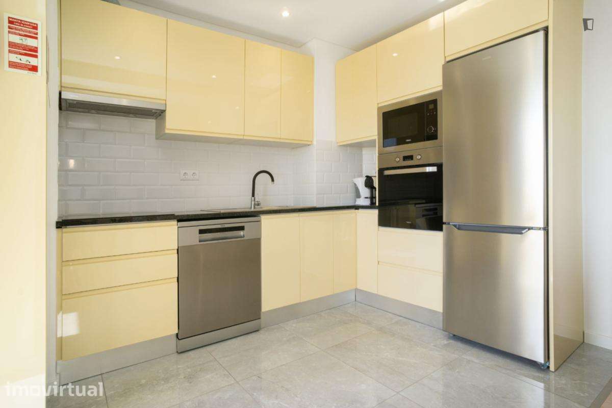 Apartamento com 2 quartos - localizado em Faro - Grande imagem: 2/15