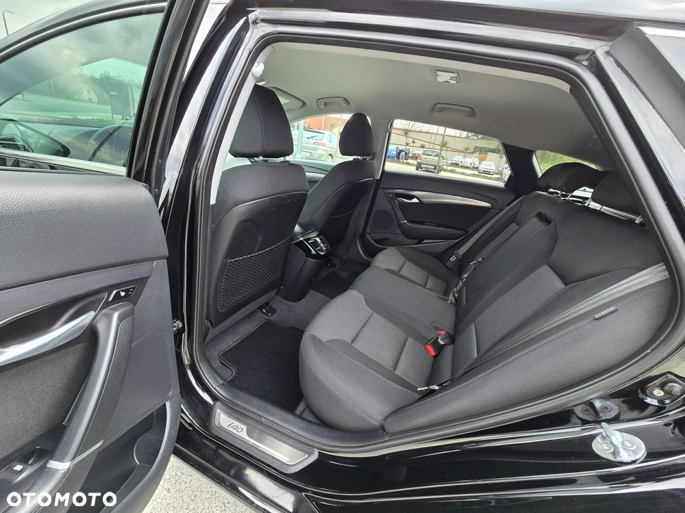 Hyundai i40 Kombi 1.7 CRDi DCT Premium - 14