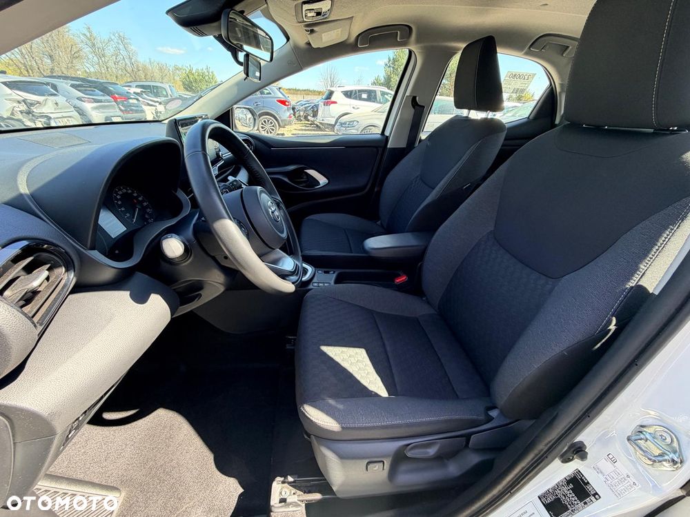 Toyota Yaris - 12