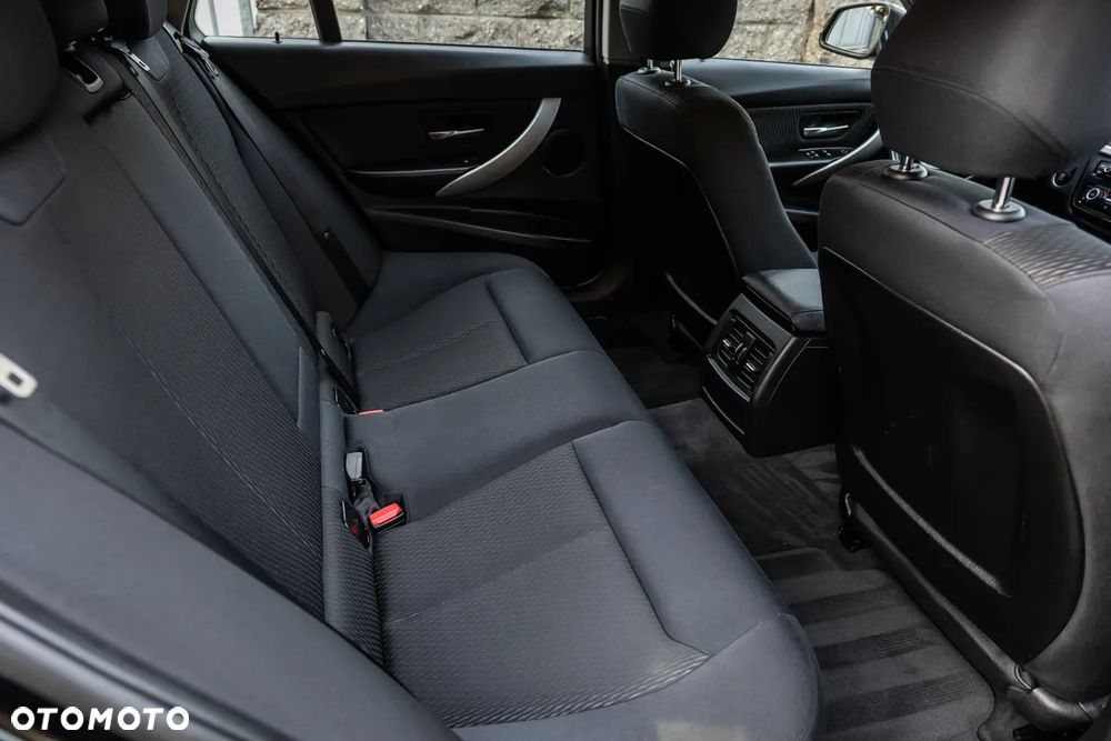 BMW Seria 3 - 28