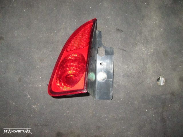 Farol Tras 8200027154 RENAULT ESPACE 2003 5P SW DRT VALEO RENAULT ESPACE 4 2005 1.9 DCI 115CV 5P CINZA ESCURO DRT VALEO - 1