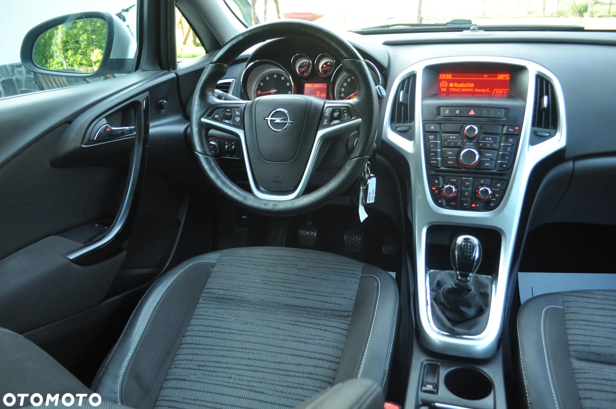Opel Astra IV 1.4 T Cosmo - 23