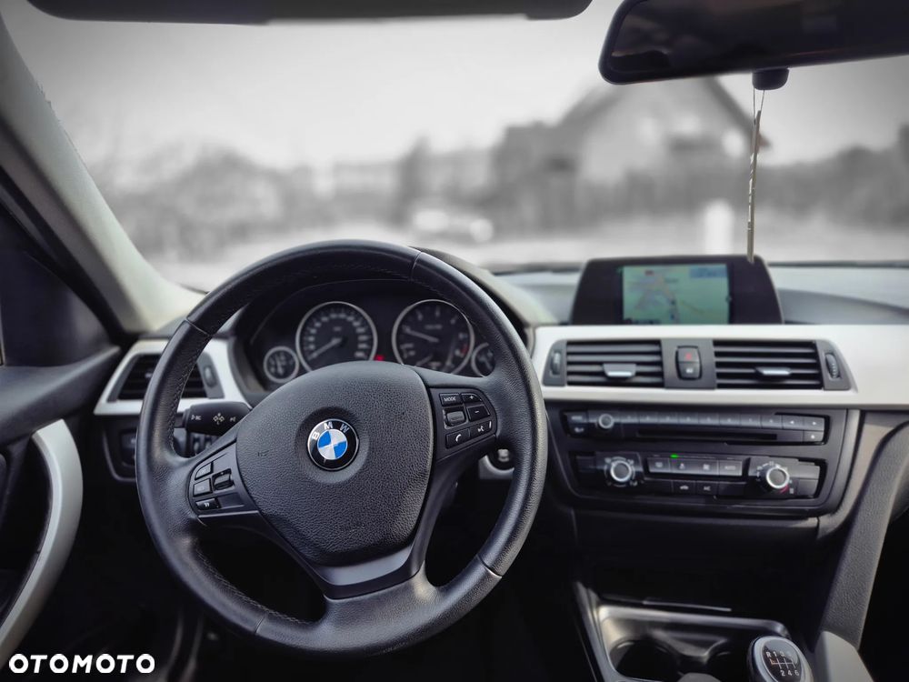 BMW Seria 3 316d - 20