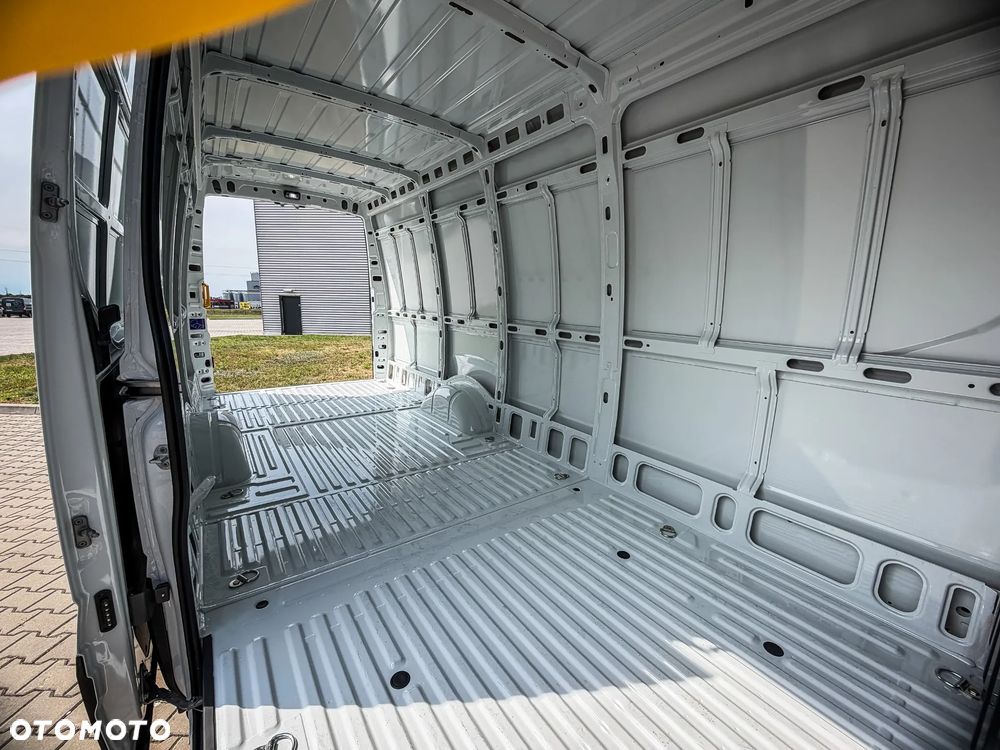 Iveco Daily 35S18HA8 V 3.0 Diesel 180KM AT8 ZF L4H2 - 26