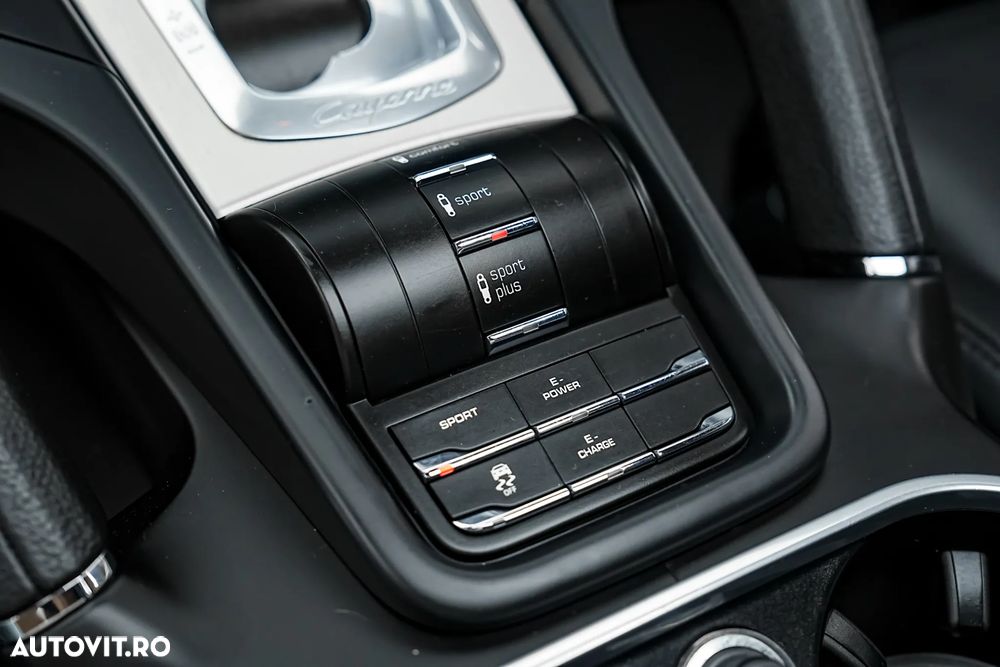 Porsche Cayenne S E-Hybrid Platinum Edition - 38