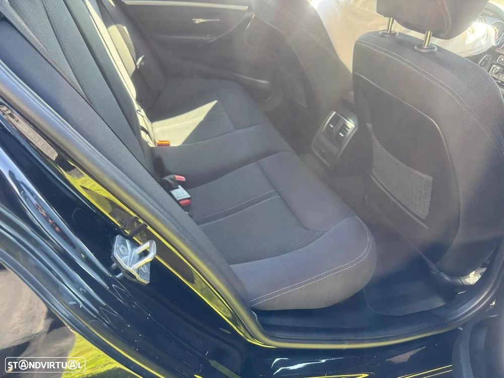 BMW 318 d Line Sport Auto - 9