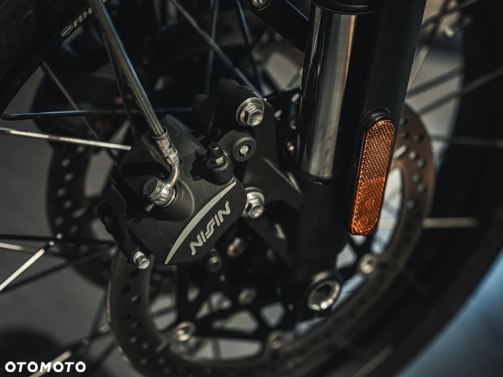 Triumph Scrambler - 7