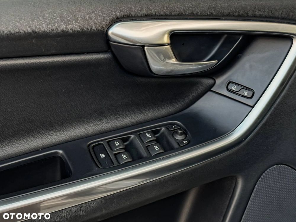 Volvo XC 60 T5 Momentum - 19