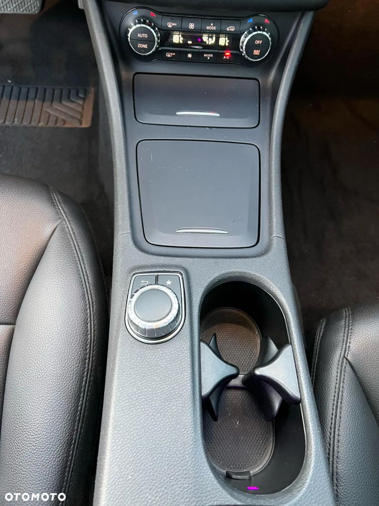 Mercedes-Benz CLA 250 7G-DCT AMG Line - 19