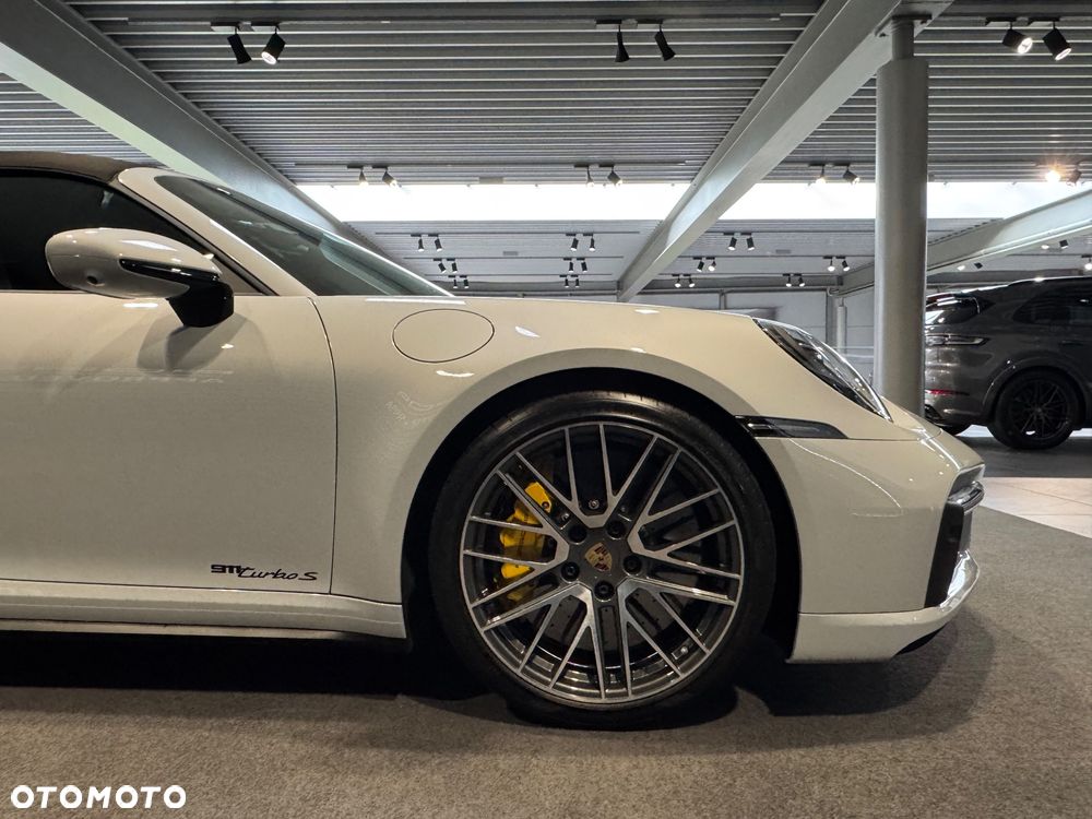 Porsche 911 Turbo S - 20