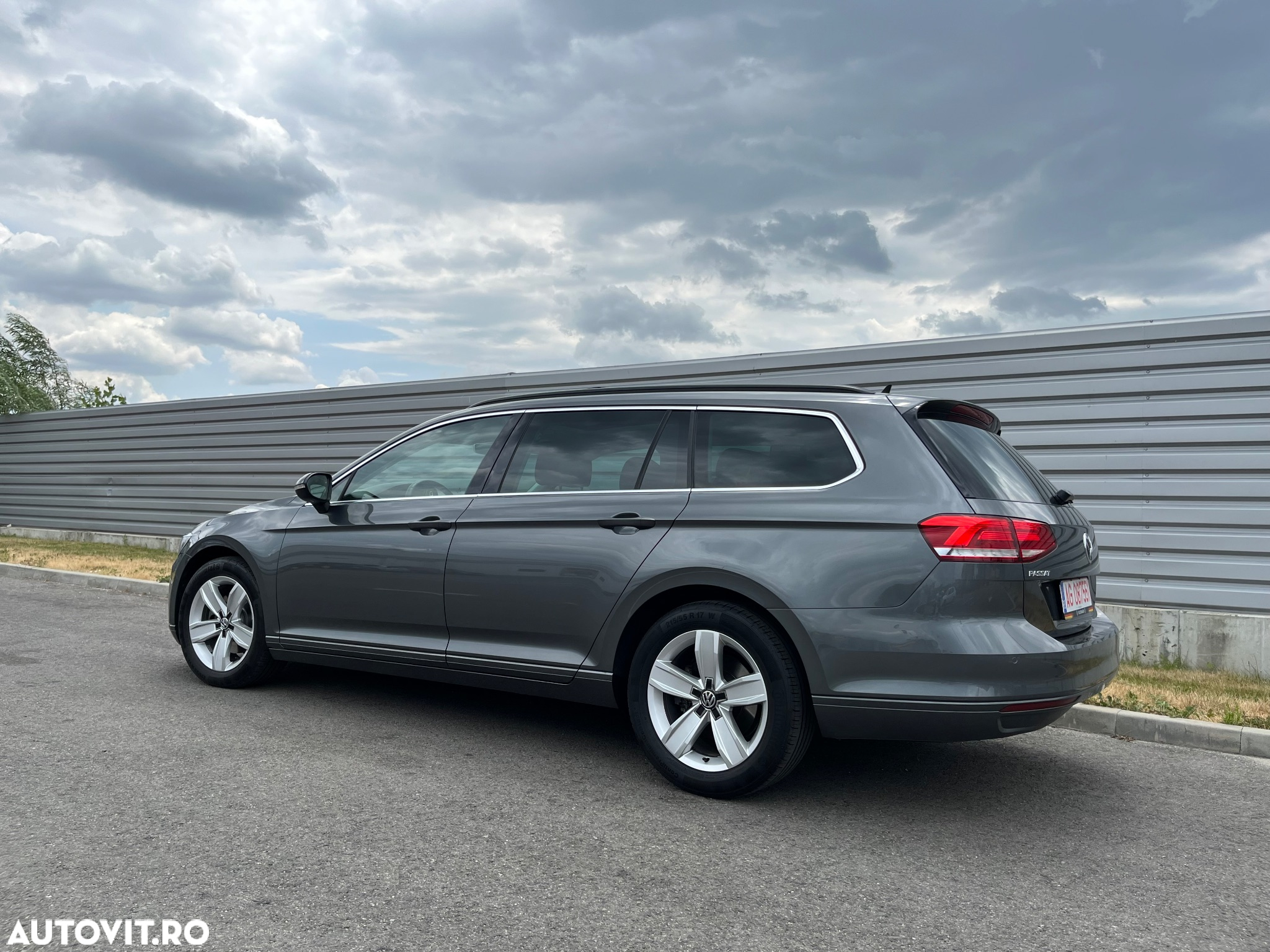 Volkswagen Passat - 17