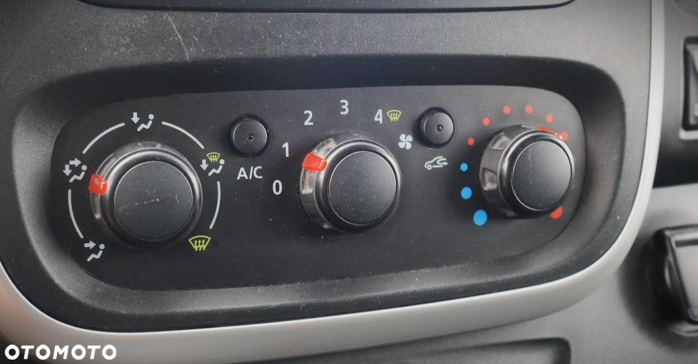 Renault Trafic - 23
