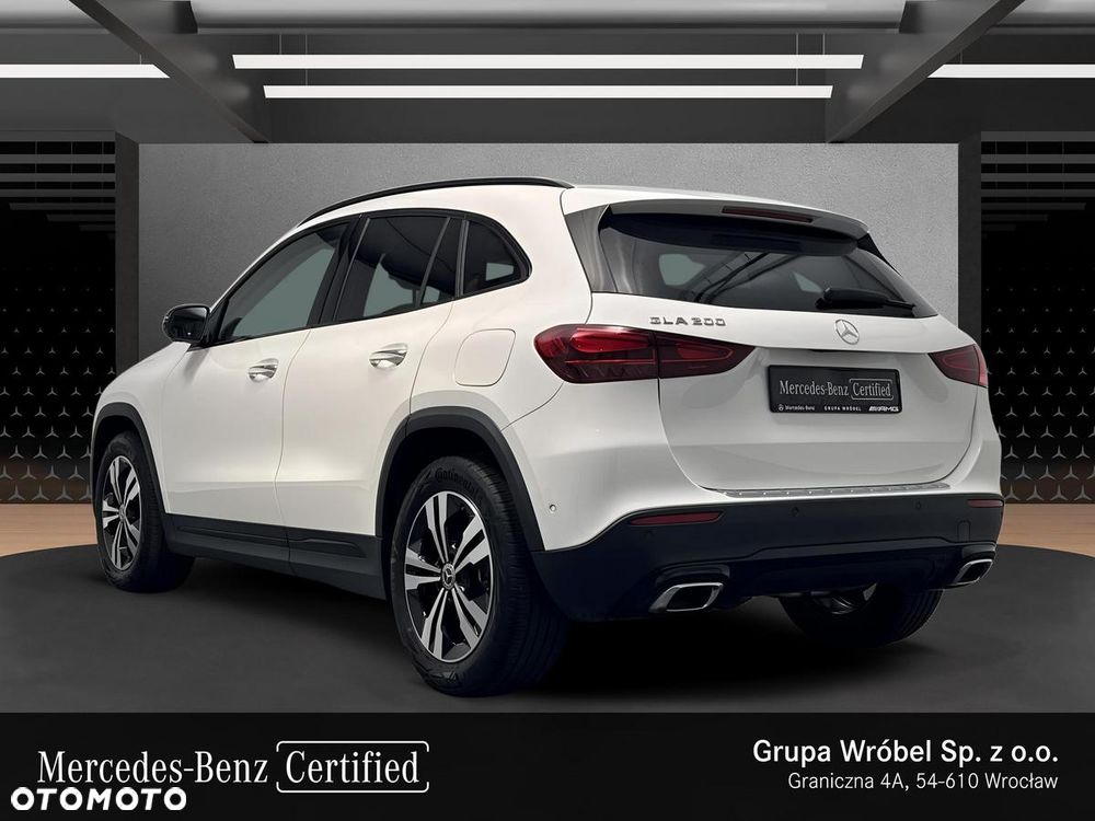Mercedes-Benz GLA 200 Progressive - 4