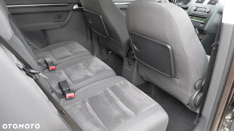 Volkswagen Touran 2.0 TDI DPF Highline DSG - 19
