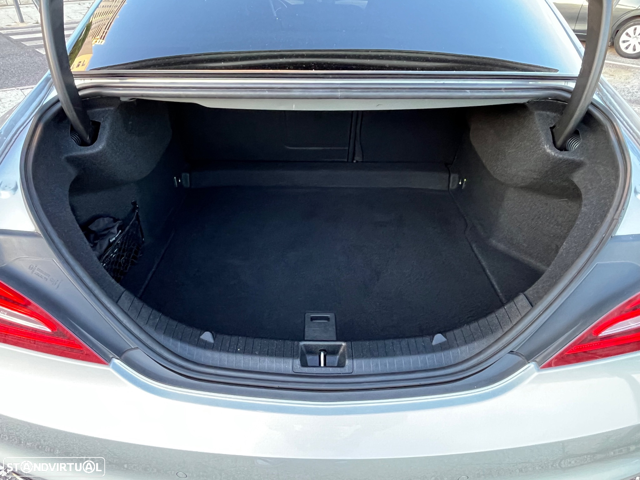 Mercedes-Benz CLA 180 d AMG Line - 38