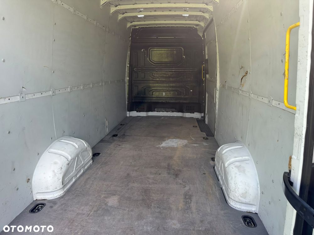 Volkswagen Crafter MAXI L4 2.0 diesel 177kM 2018 rok, WEBASTO, HAK, KAMERA-PEŁNA OPCJA WYPOSAŻENIA, STAN BARDZO DOBRY! - 9
