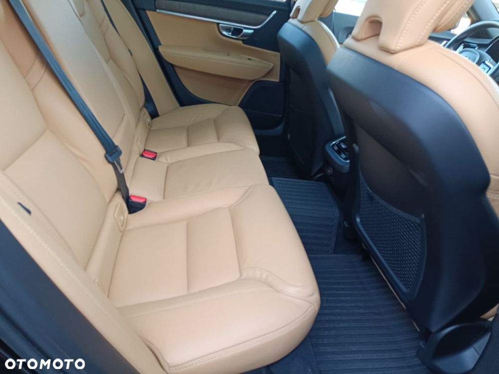 Volvo V90 Cross Country - 26