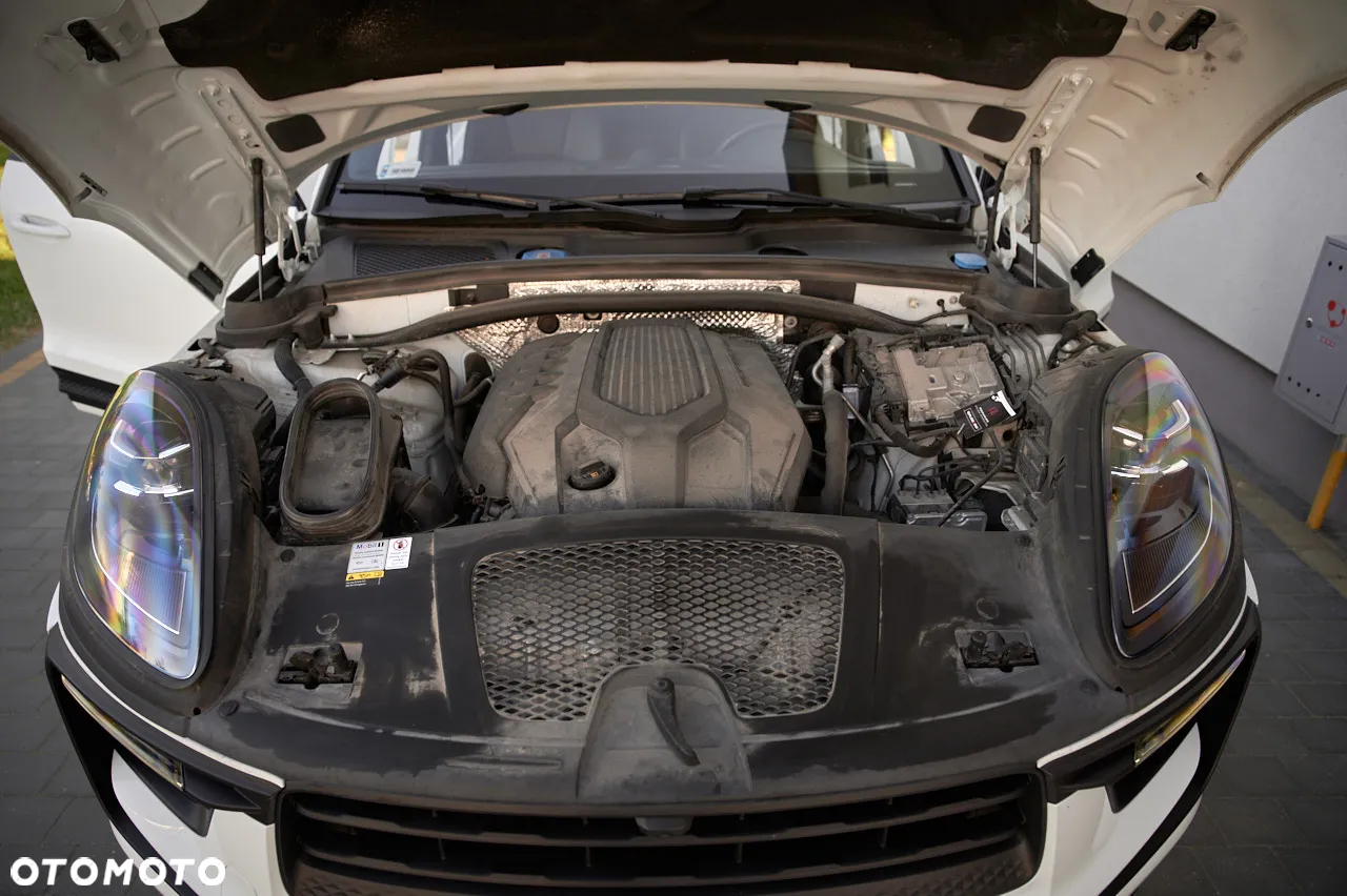 Porsche Macan - 25
