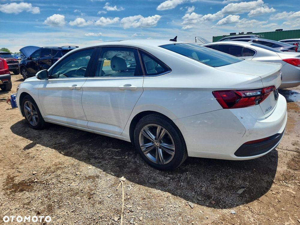 Volkswagen Jetta - 3