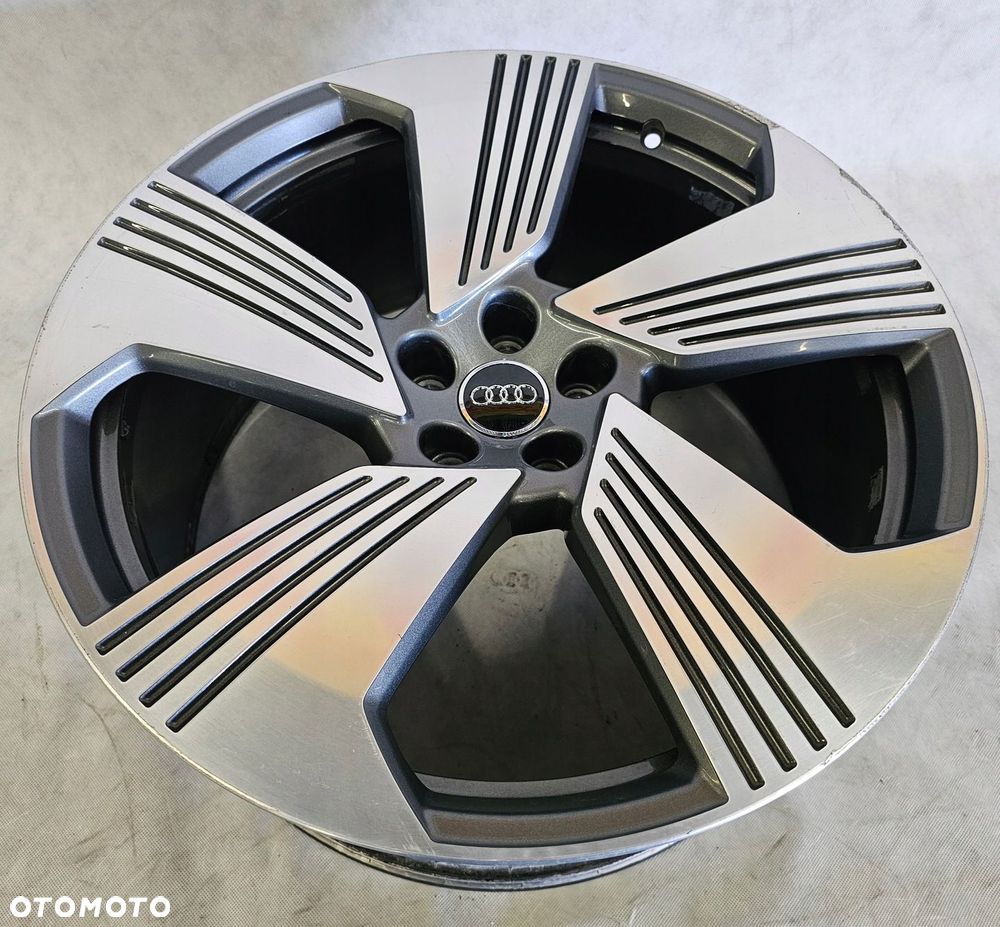 Felga Audi E TRON 4KE601025F 9,5x21 ET36