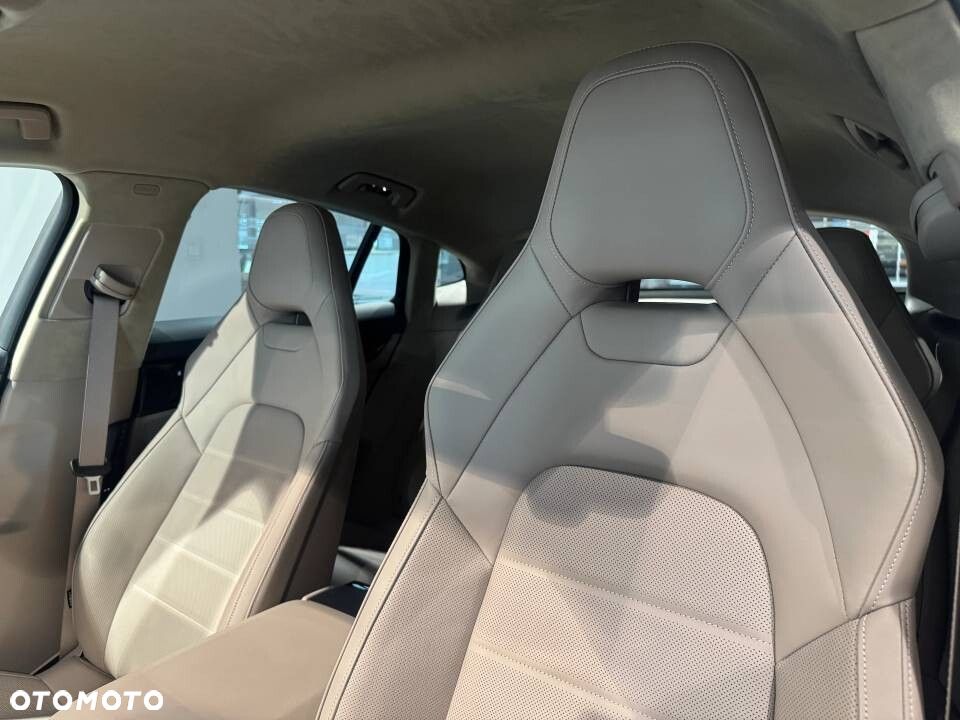 Porsche Panamera - 12