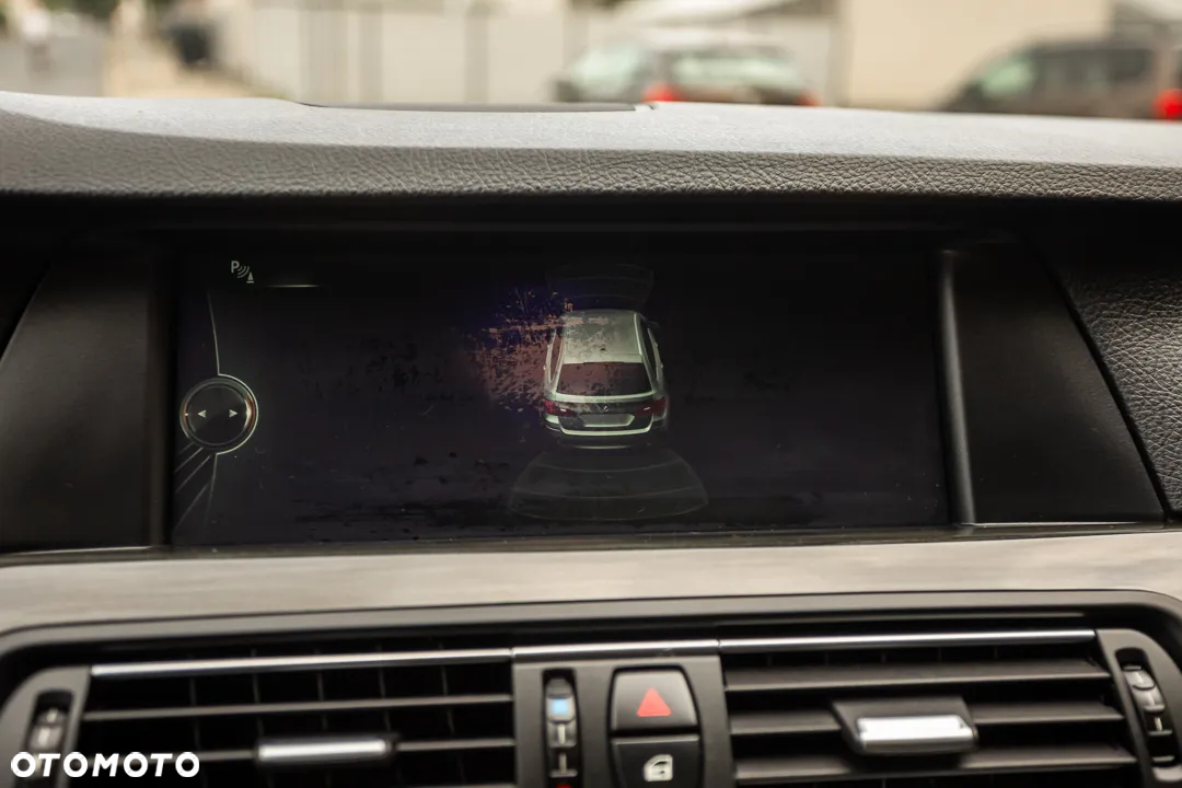 BMW Seria 5 530d xDrive - 33