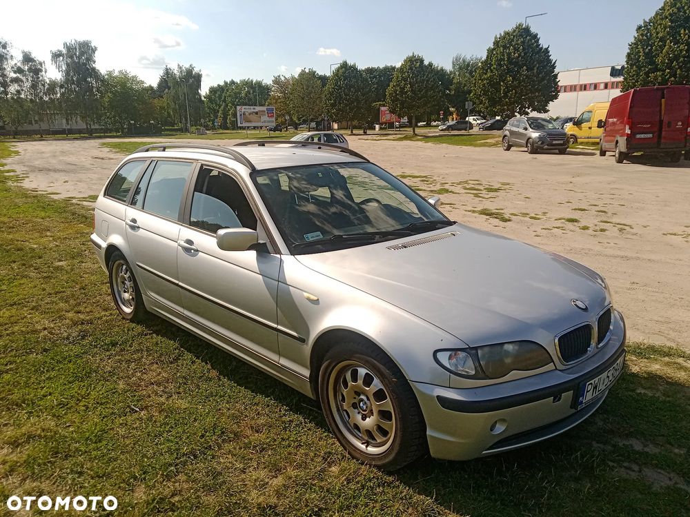 BMW Seria 3 318i - 4