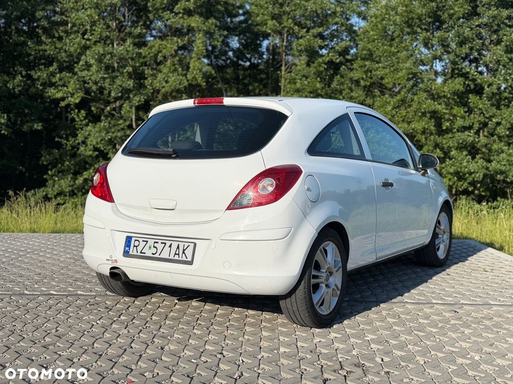 Opel Corsa 1.4 16V Edition - 4