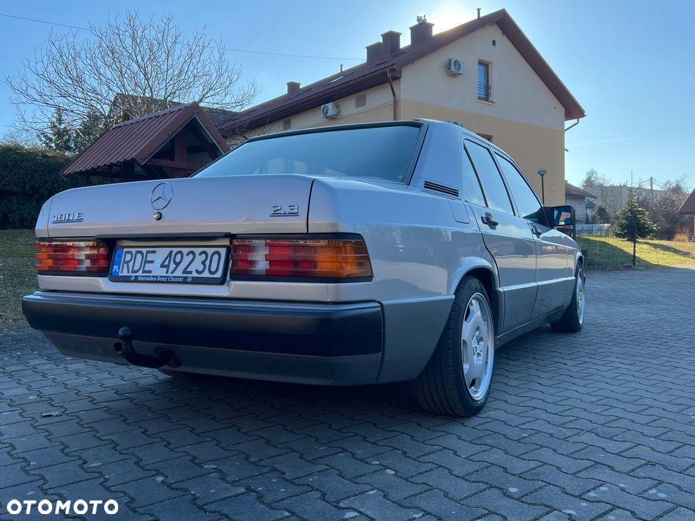Mercedes-Benz W201 (190) - 11
