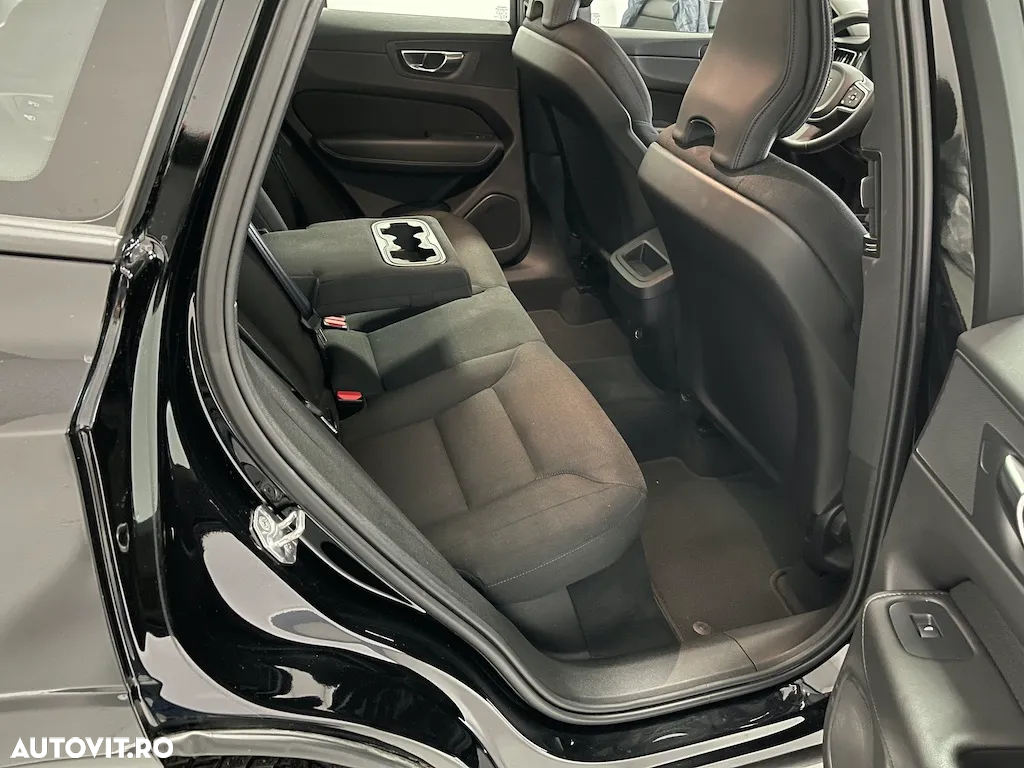 Volvo XC 60 B4 MHEV AWD Momentum - 15