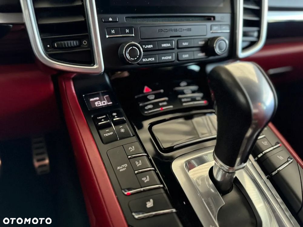 Porsche Cayenne S Diesel Platinum Edition - 24