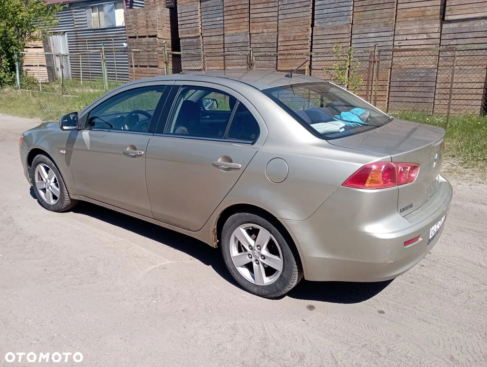 Mitsubishi Lancer 1.8 Invite - 7