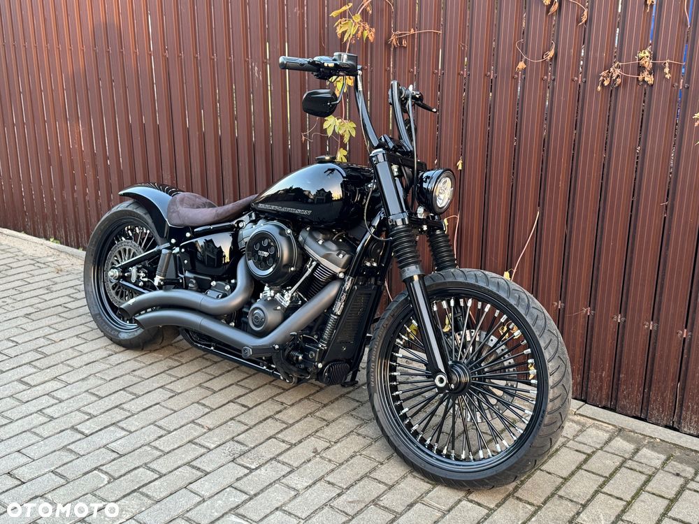 Harley-Davidson Softail Street Bob - 1
