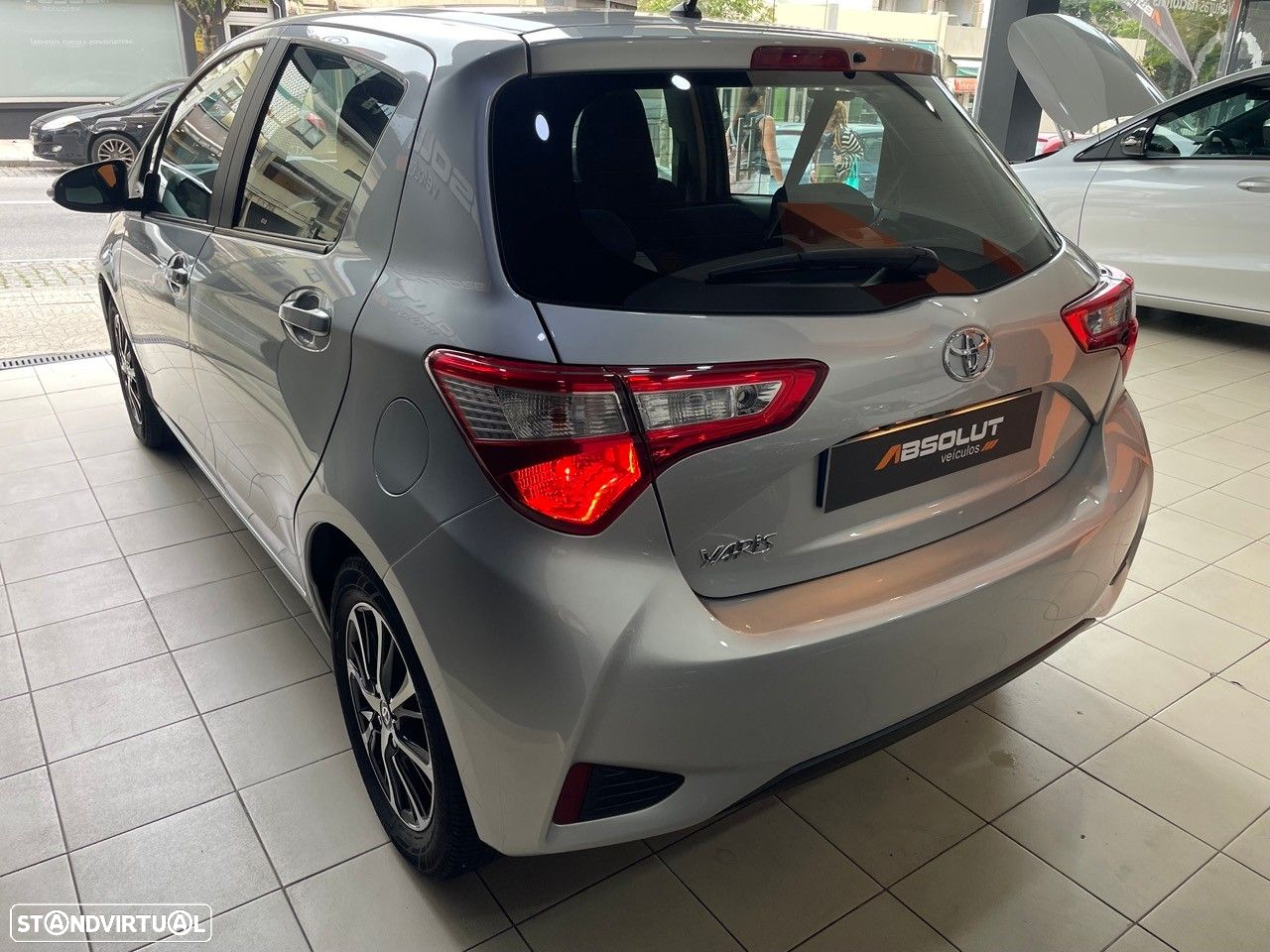 Toyota Yaris 1.0 VVT-i Comfort - 4