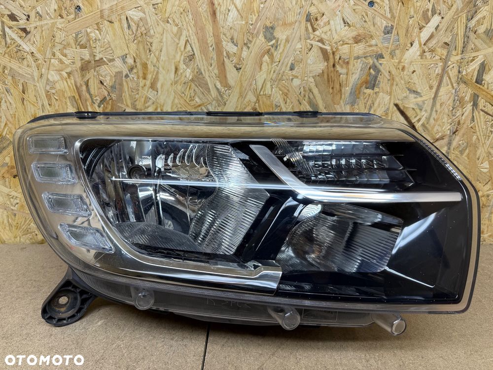 LAMPA PRZÓD PRAWA PRZEDNIA PRAWA H7 LED DACIA SANDERO II LIFT 260103529R - 1