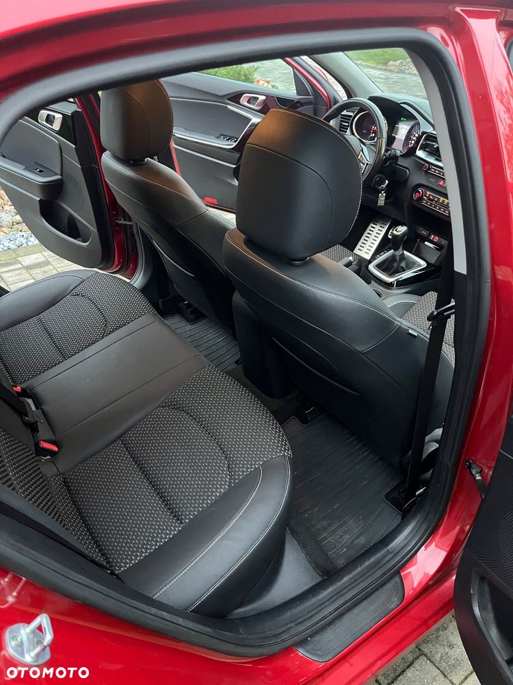 Kia Ceed 1.6 CRDi SCR L - 17