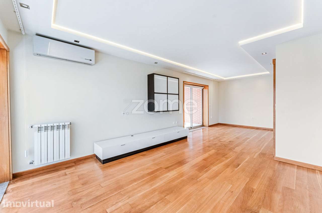 Rooftop T3 Duplex | Condomínio privado | à Marina do Freixo - Grande imagem: 5/41