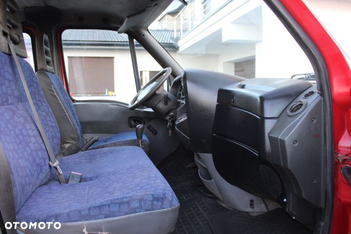 Iveco DAILY_BEZAWARYJNE_ZDROWE_BRYGADÓWKA_7-OSOBOWE DOKA DUBEL KABINA+ SKRZYNIA ŁADUNKOWA HAK_ZAREJESTROWANE_ - 16