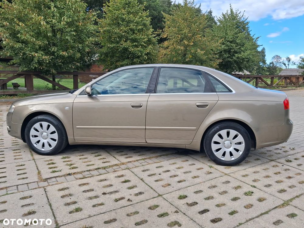 Audi A4 Limousine - 8