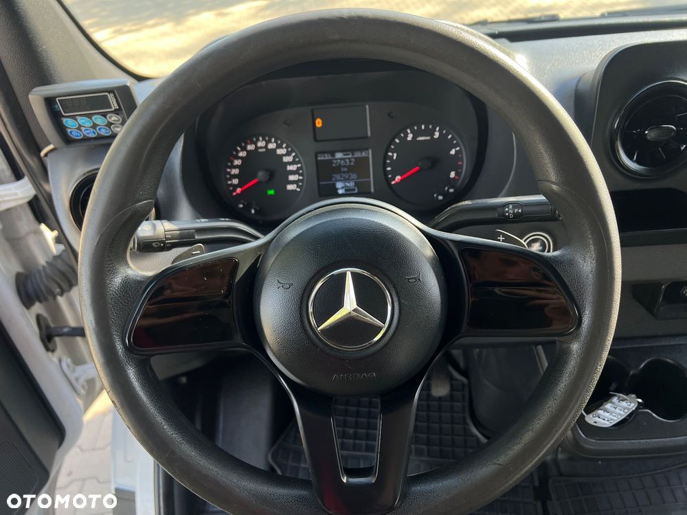 Mercedes-Benz Sprinter - 20