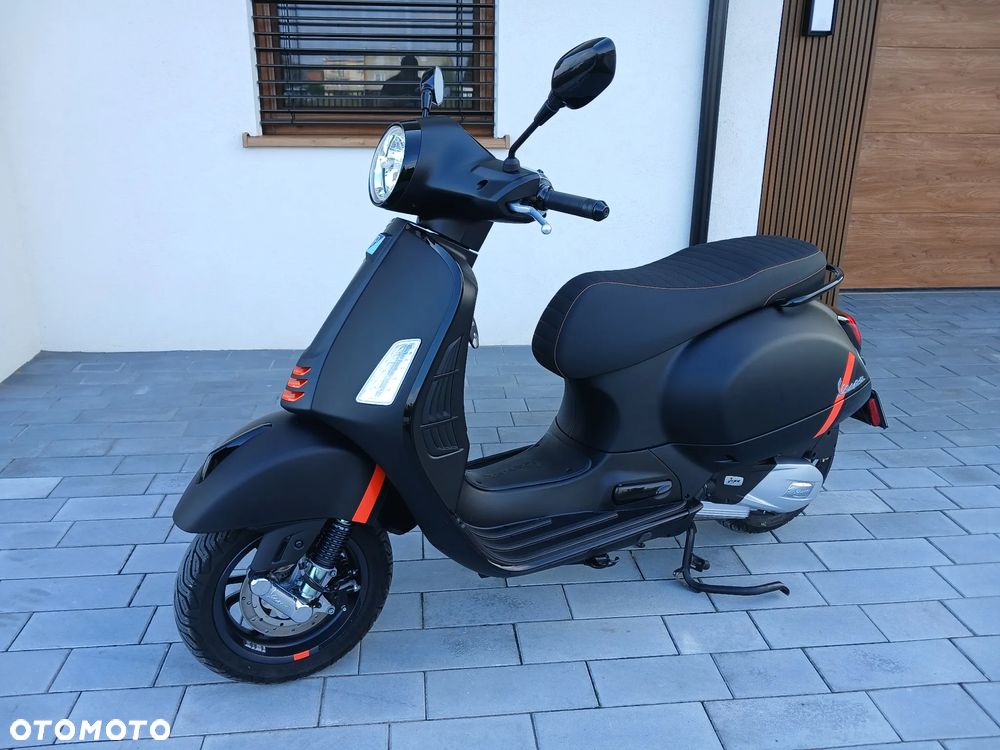 Piaggio Vespa - 2