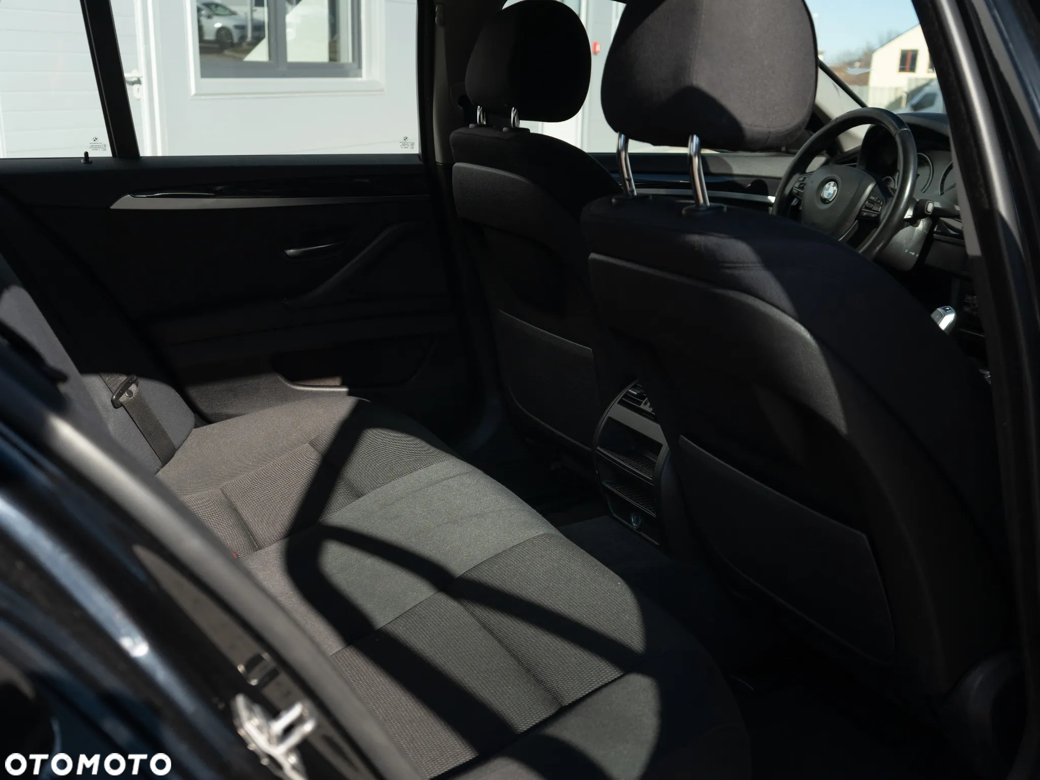 BMW Seria 5 518d Business Edition - 14