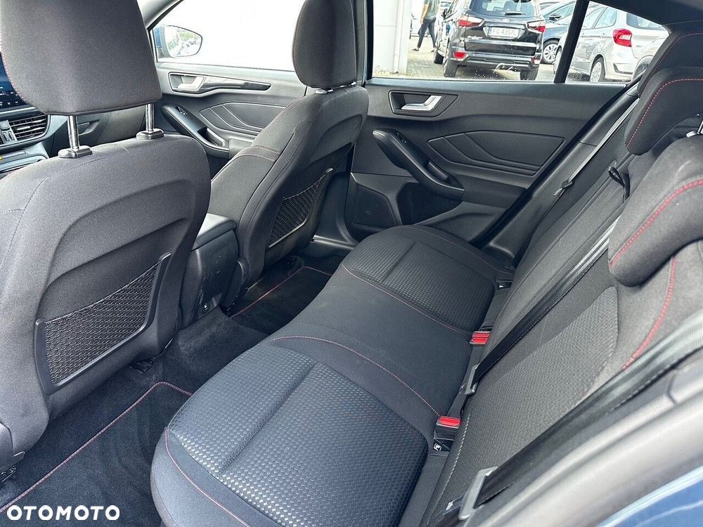 Ford Focus 1.0 EcoBoost mHEV ST-Line X - 11